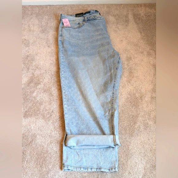 NWT Wild Fable 90s Relaxed High Rise Straight Jeans Slashed 22 - Picture 10 of 10
